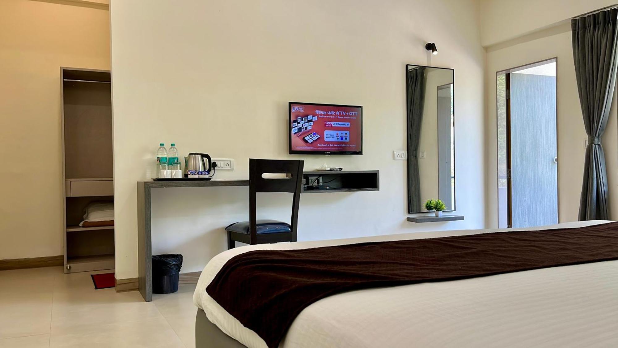 Girivihar Holiday Club - Pure Veg Lonavala Luaran gambar